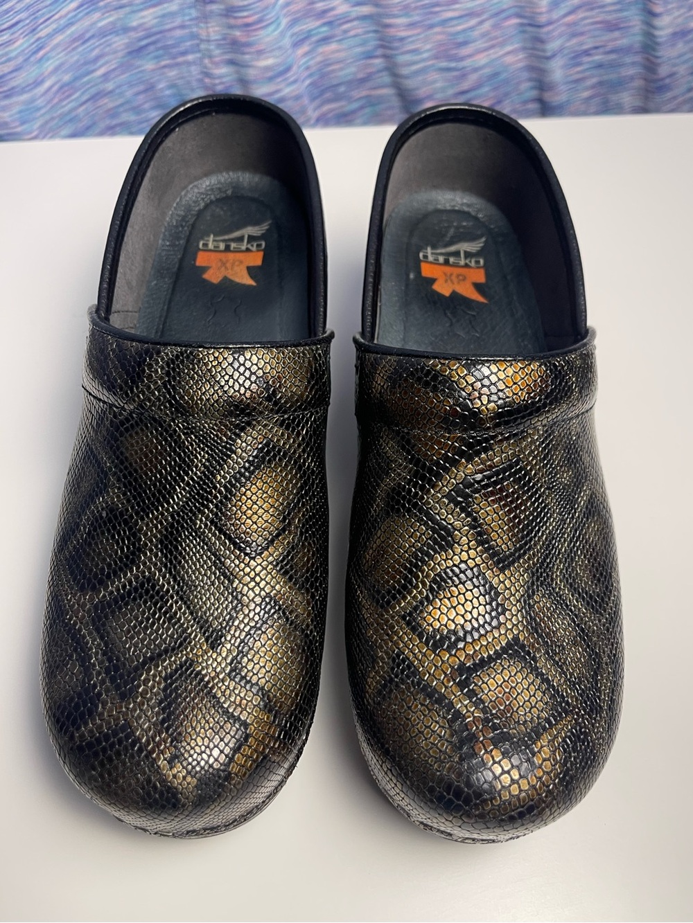Dansko Python Print Clogs Size 8.5-9 - Picture 8 of 10